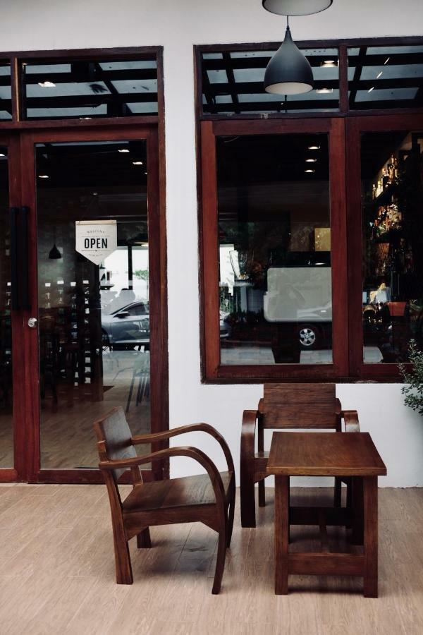 Slee Hostel Chiangmai (Adults Only) Chiang Mai Eksteriør billede